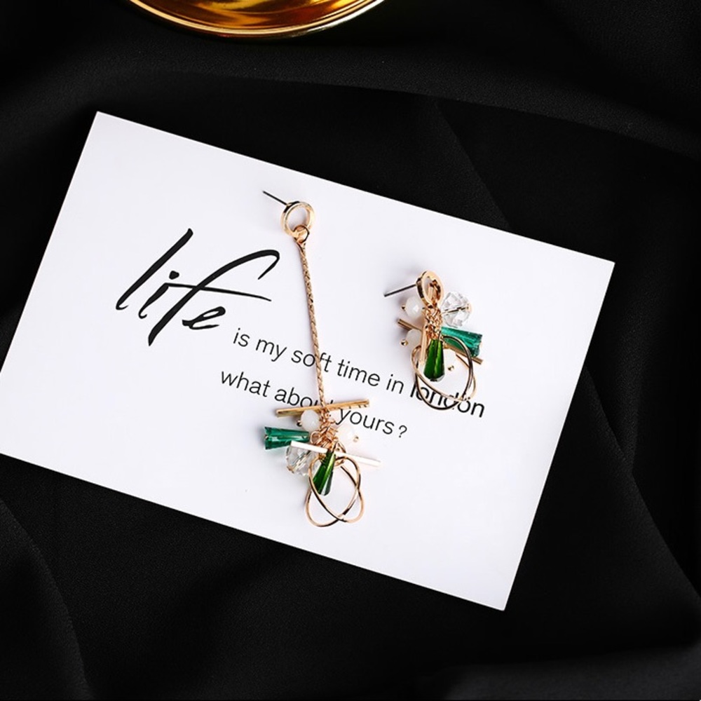 🆕 JOANA Asymmetrical Drop Earrings - Picture 3 of 6